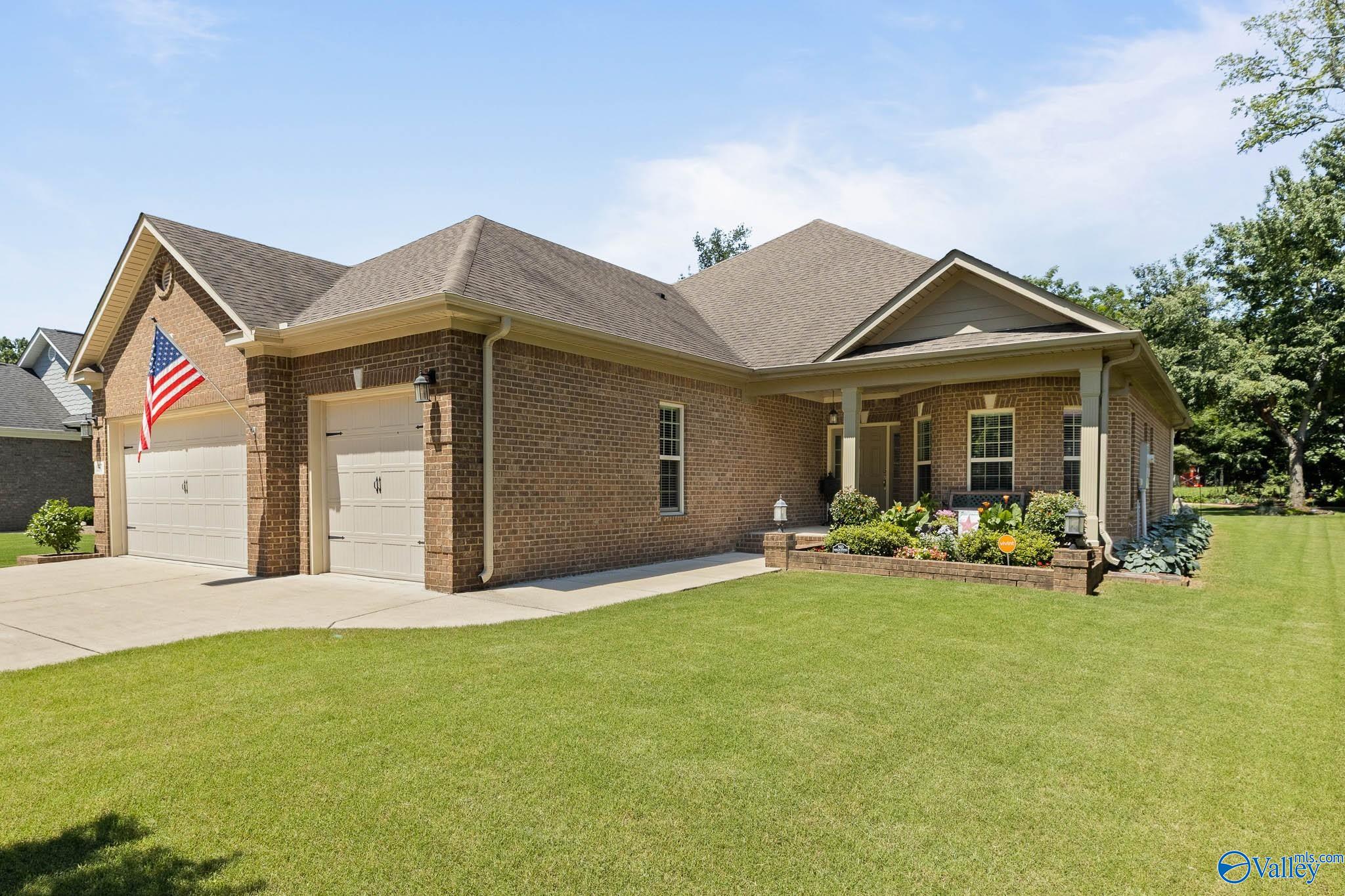 157 Huntsmen Lane