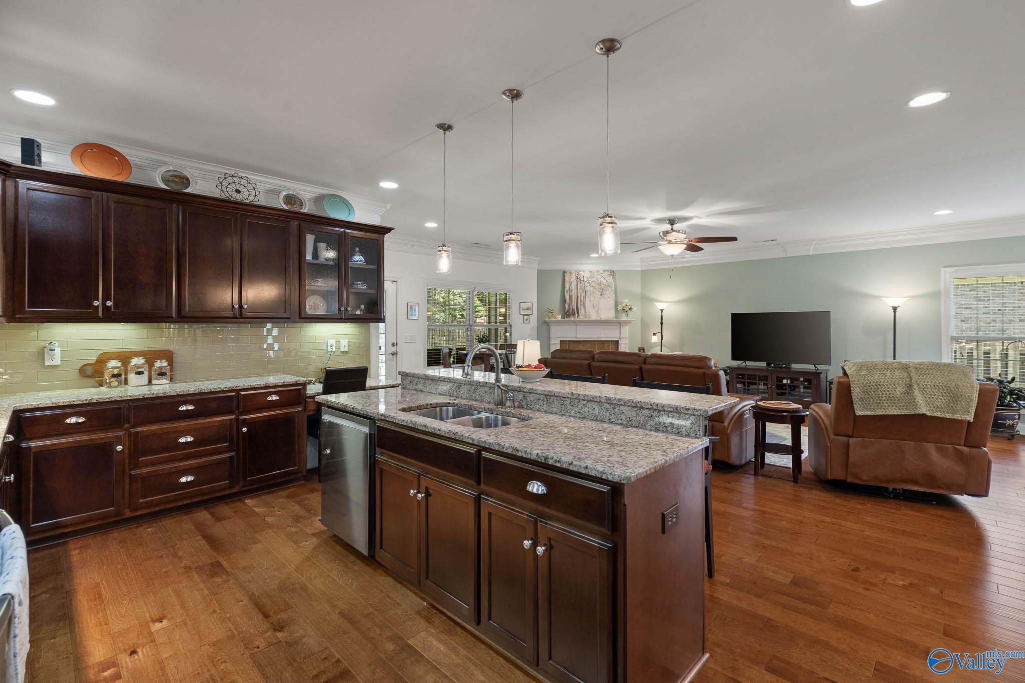 157 Huntsmen Lane