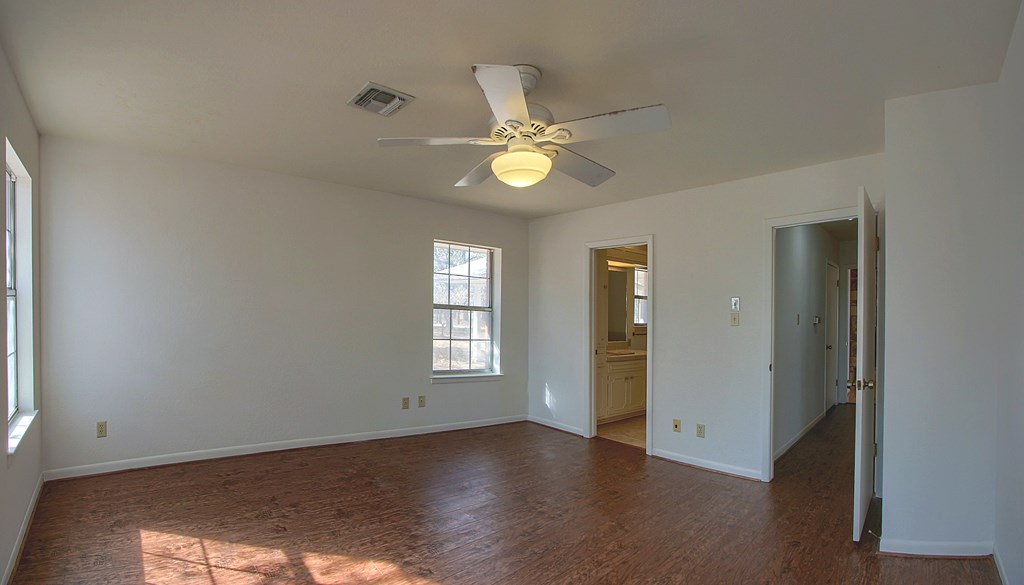 11446 N State Hwy 16