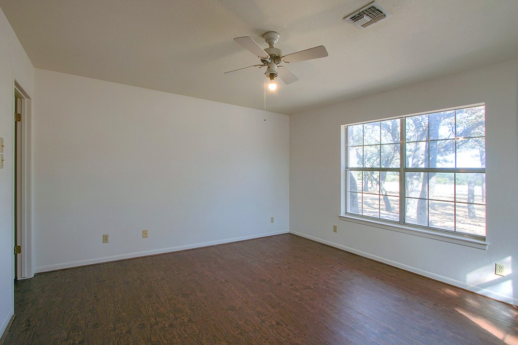 11446 N State Hwy 16