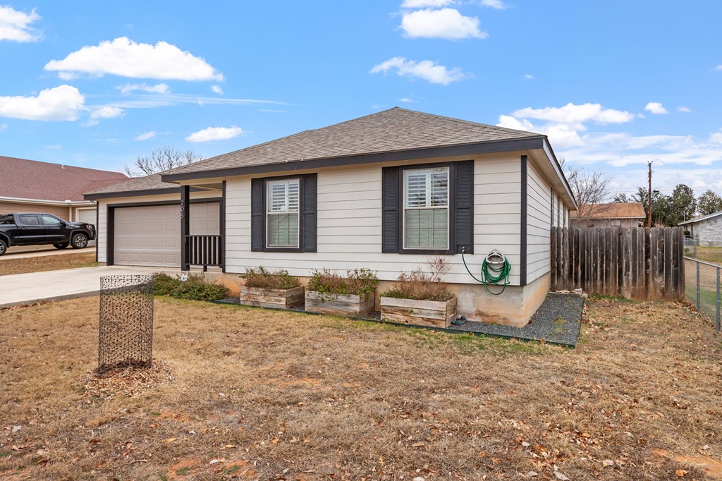 205 Green Oaks Loop