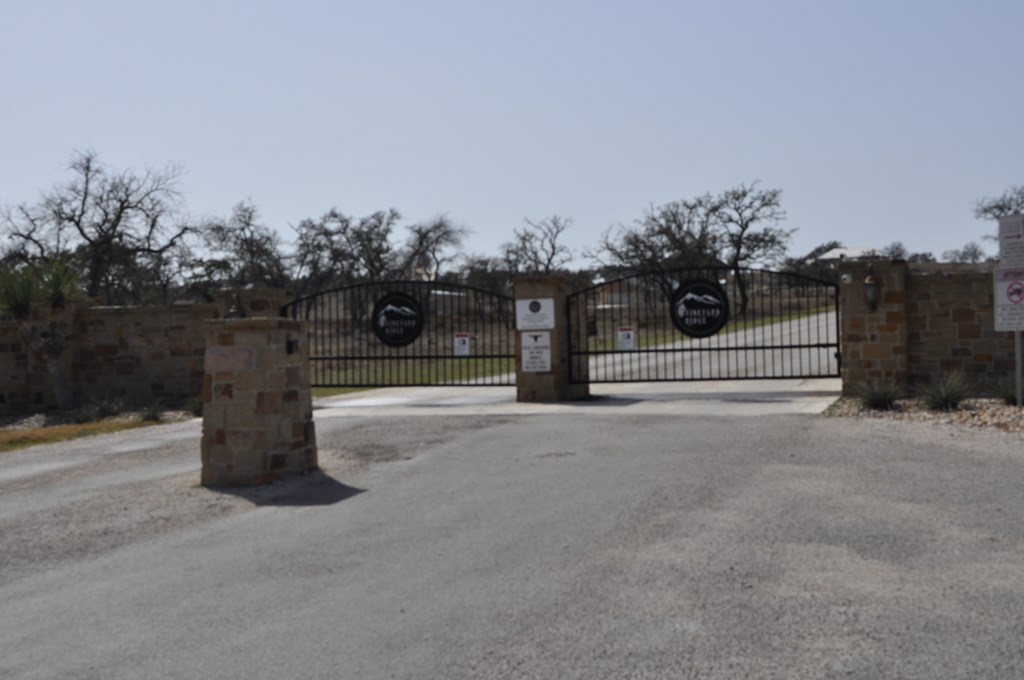 tbd Thriving Oak Dr.