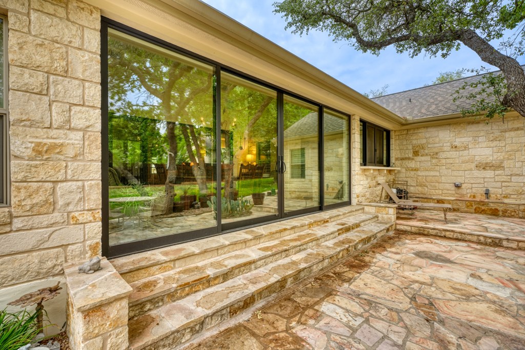 2157 Stone Oak
