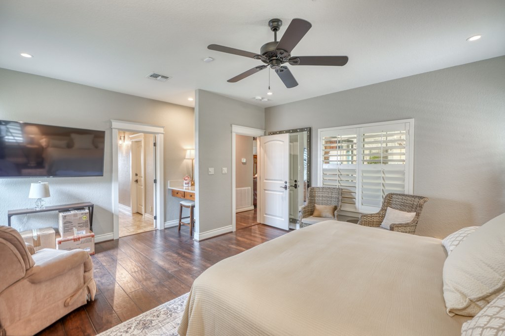 2157 Stone Oak