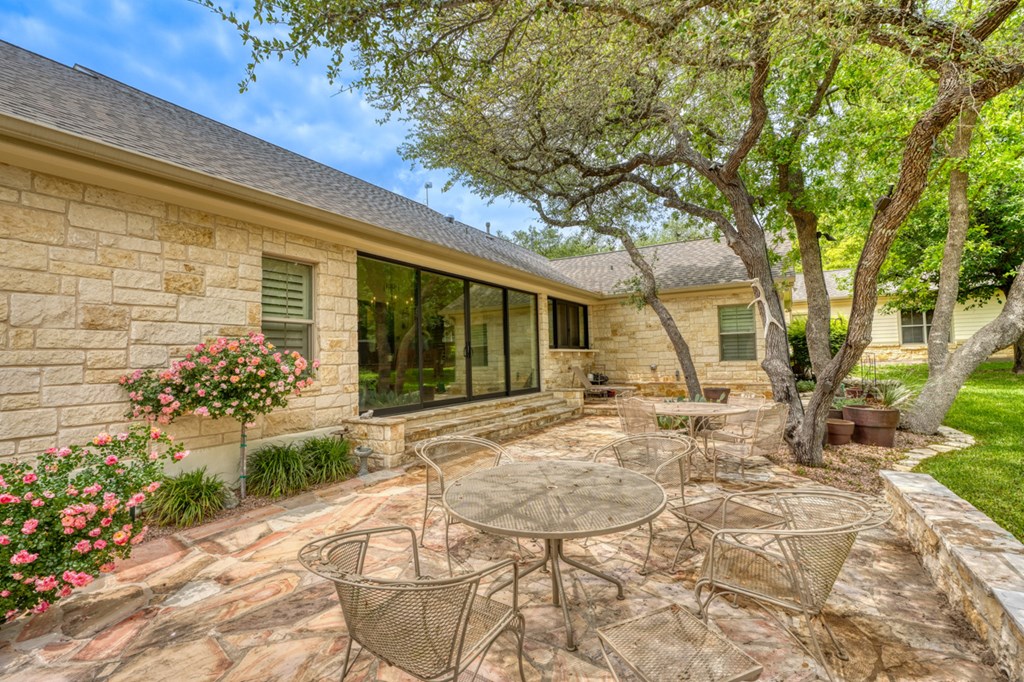 2157 Stone Oak