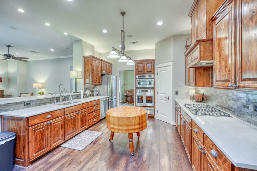 2157 Stone Oak