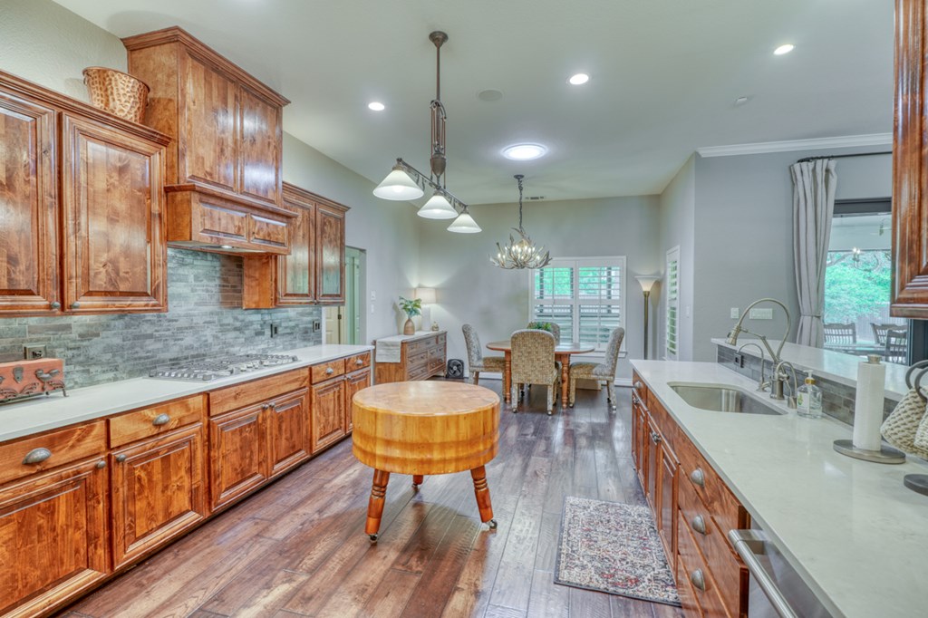 2157 Stone Oak