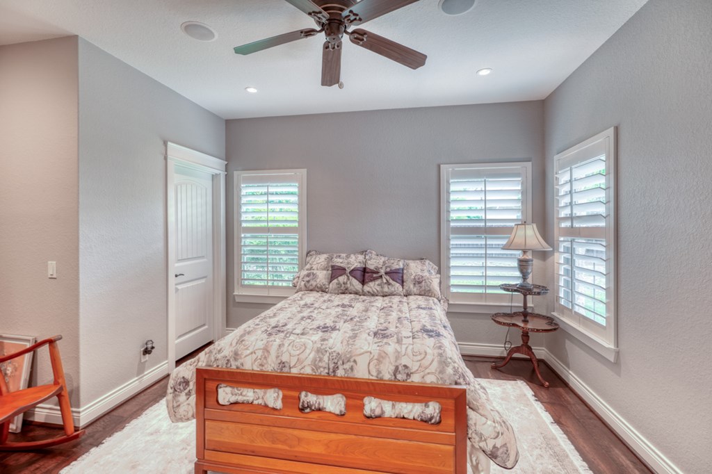 2157 Stone Oak