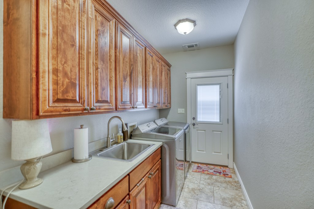 2157 Stone Oak