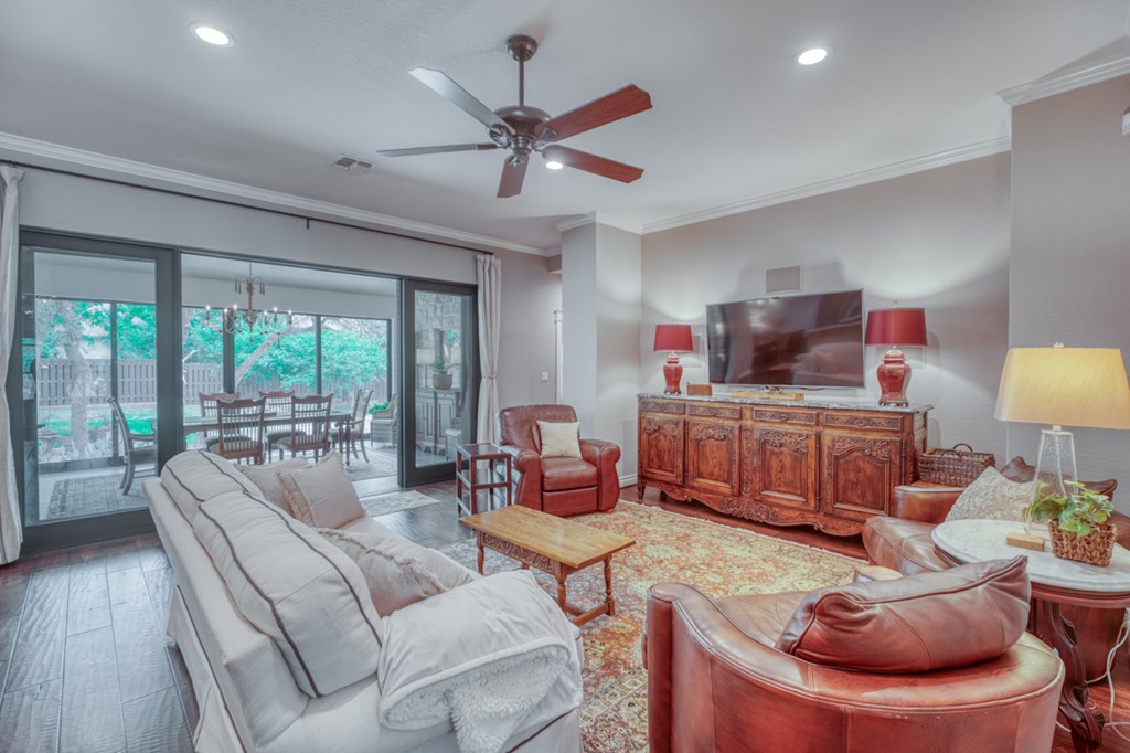 2157 Stone Oak