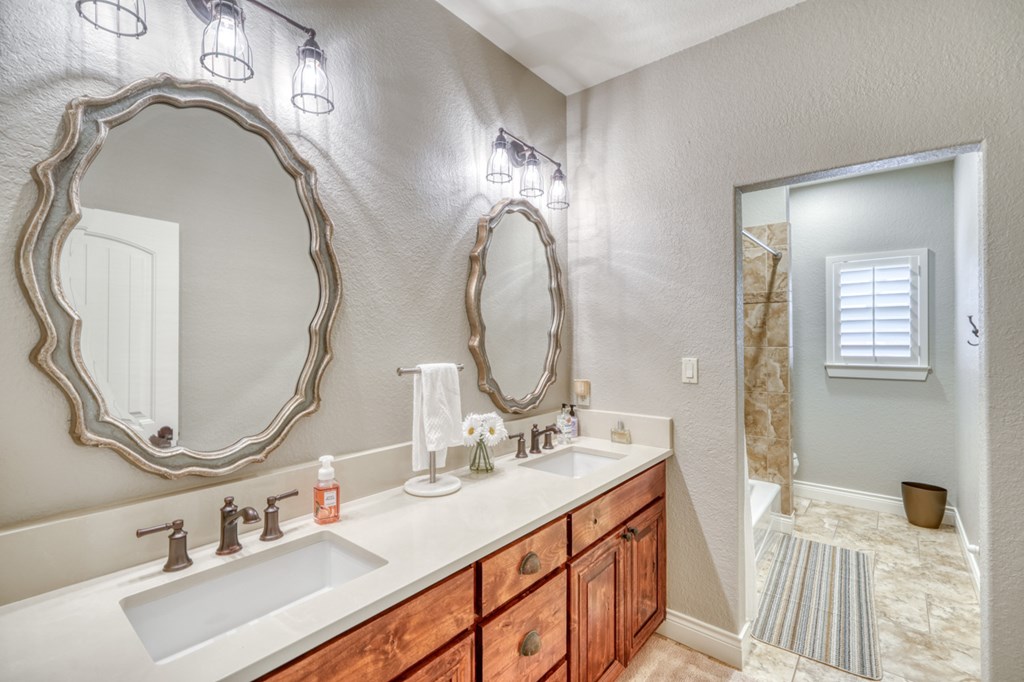 2157 Stone Oak