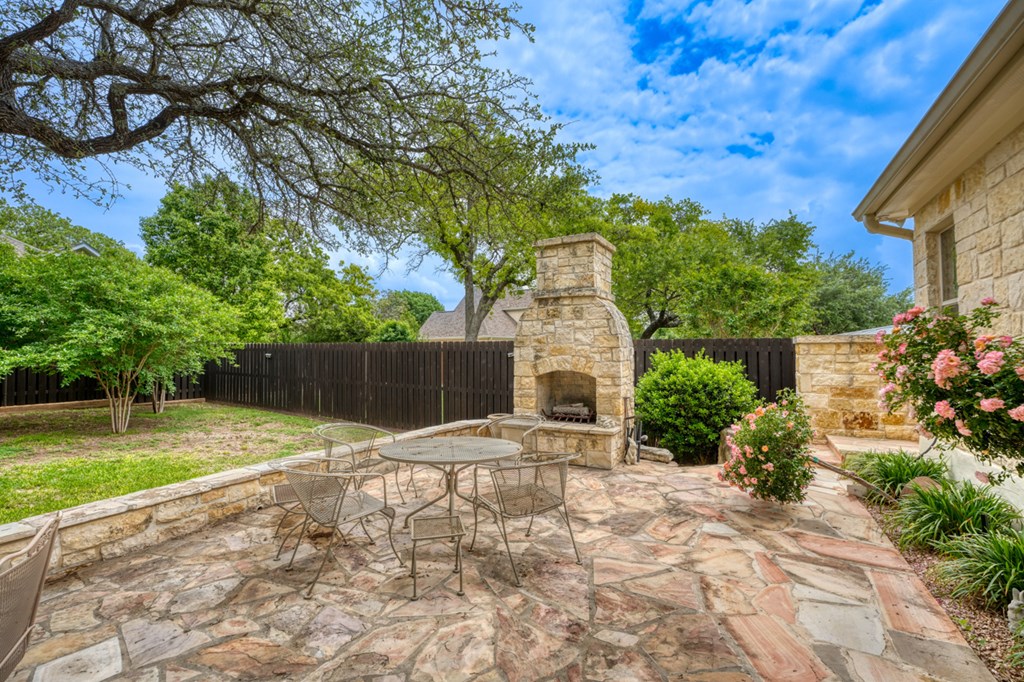 2157 Stone Oak