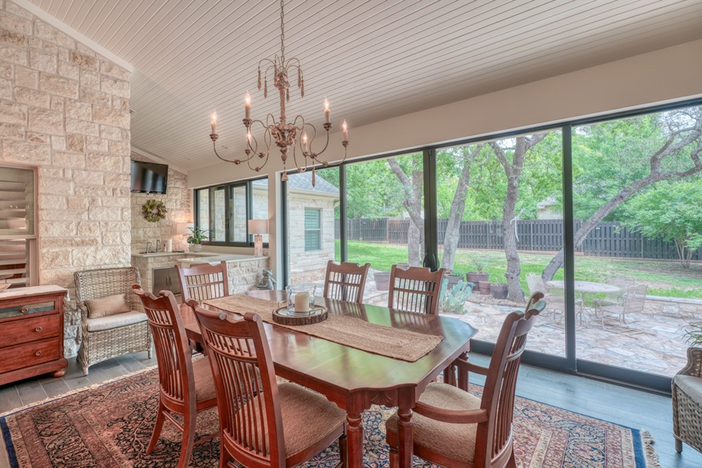 2157 Stone Oak