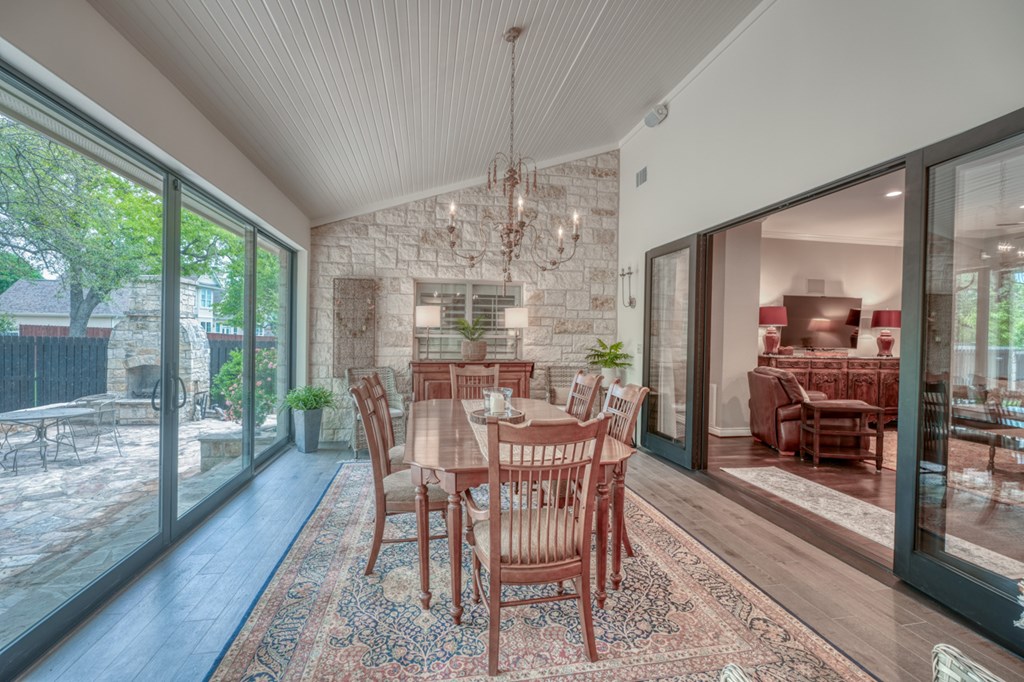 2157 Stone Oak