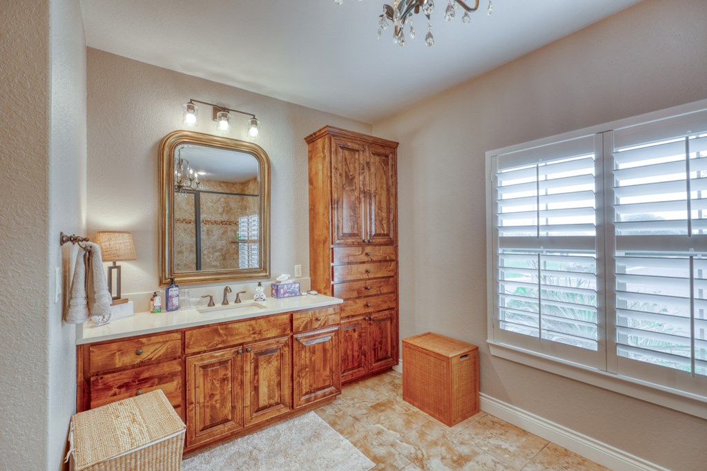 2157 Stone Oak