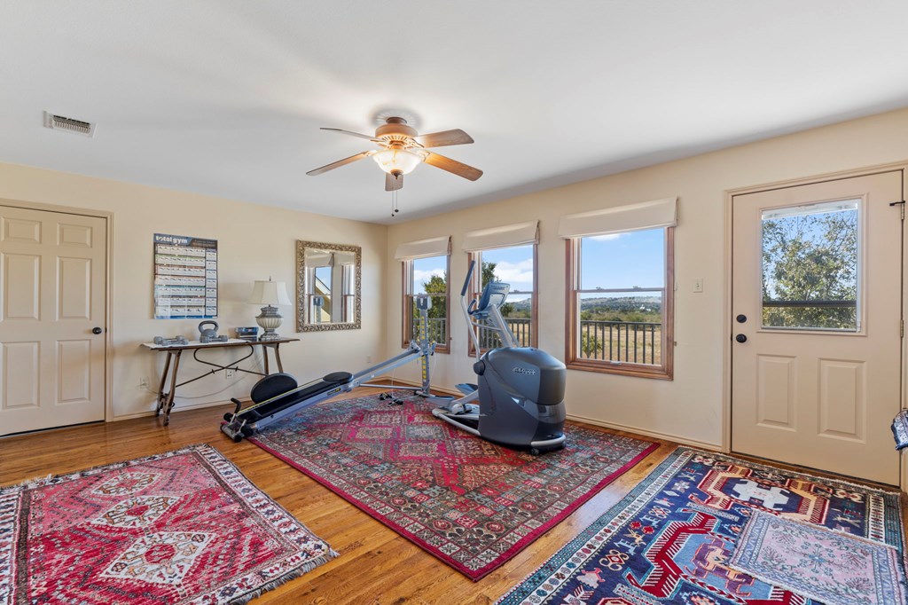647 Funf Kinder Rd