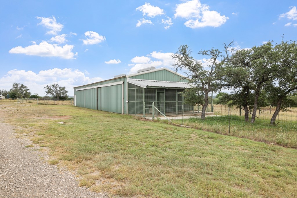 647 Funf Kinder Rd