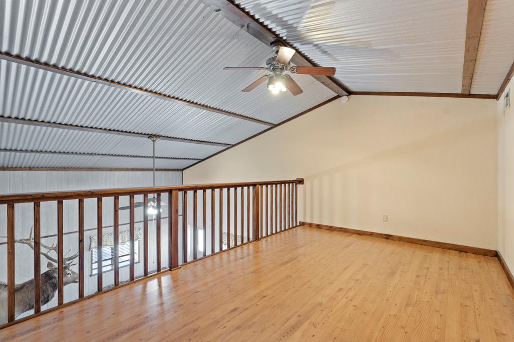 647 Funf Kinder Rd