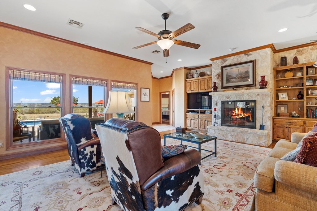 647 Funf Kinder Rd