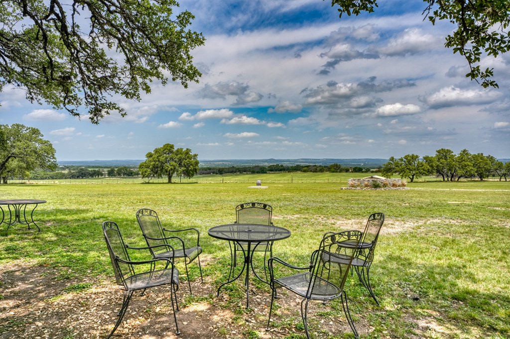 2916 Upper Albert Rd