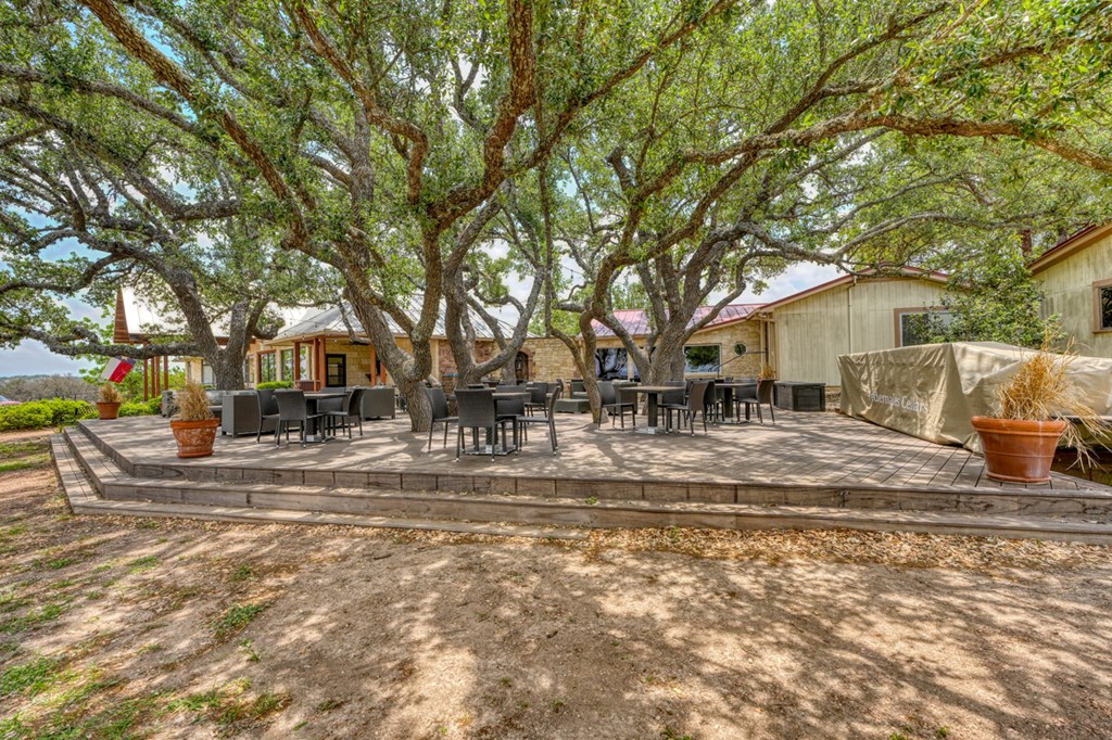 2916 Upper Albert Rd