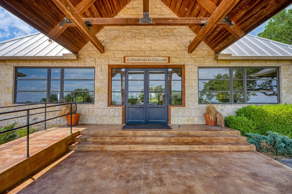 2916 Upper Albert Rd