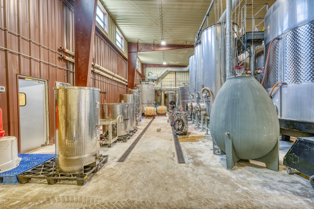 2916 Upper Albert Rd