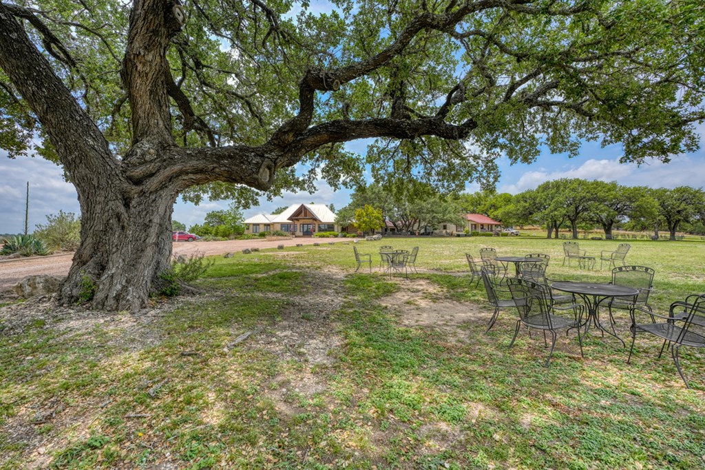 2916 Upper Albert Rd