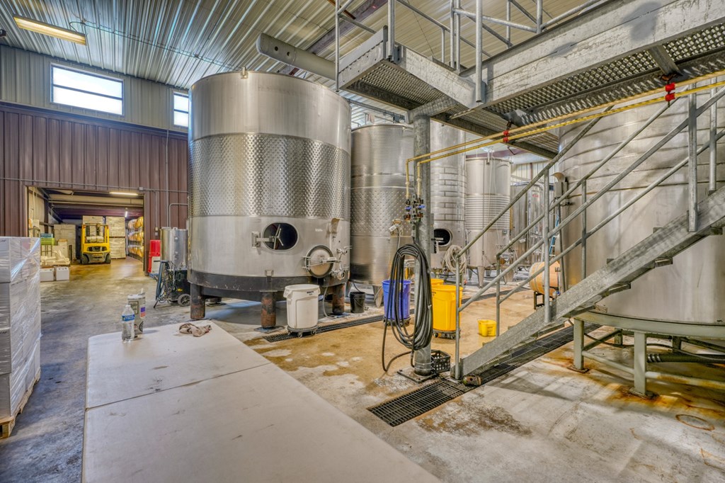 2916 Upper Albert Rd