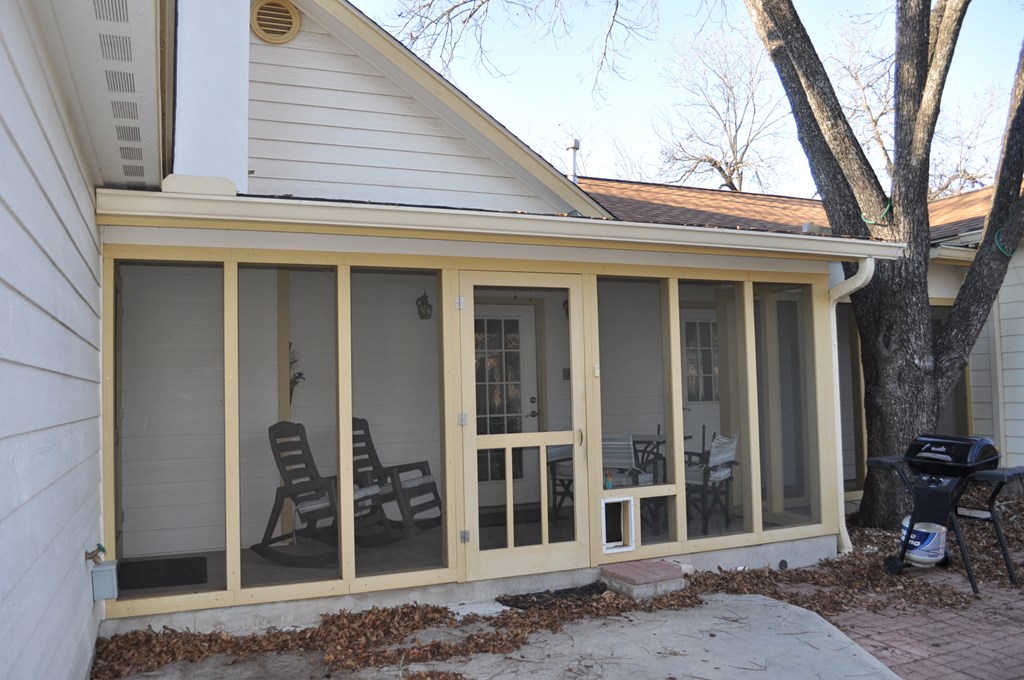 604 W San Antonio St