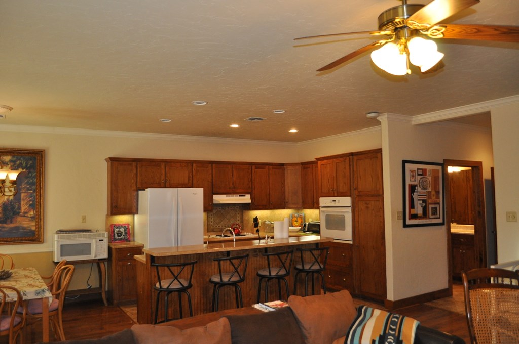 604 W San Antonio St