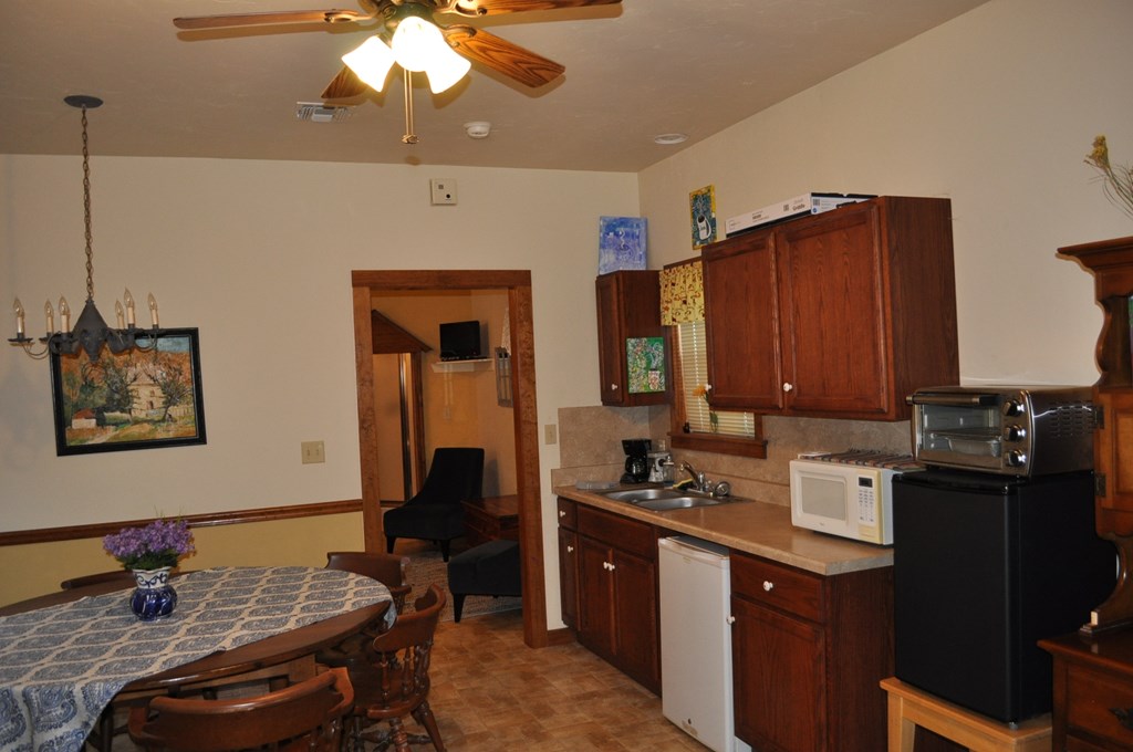 604 W San Antonio St