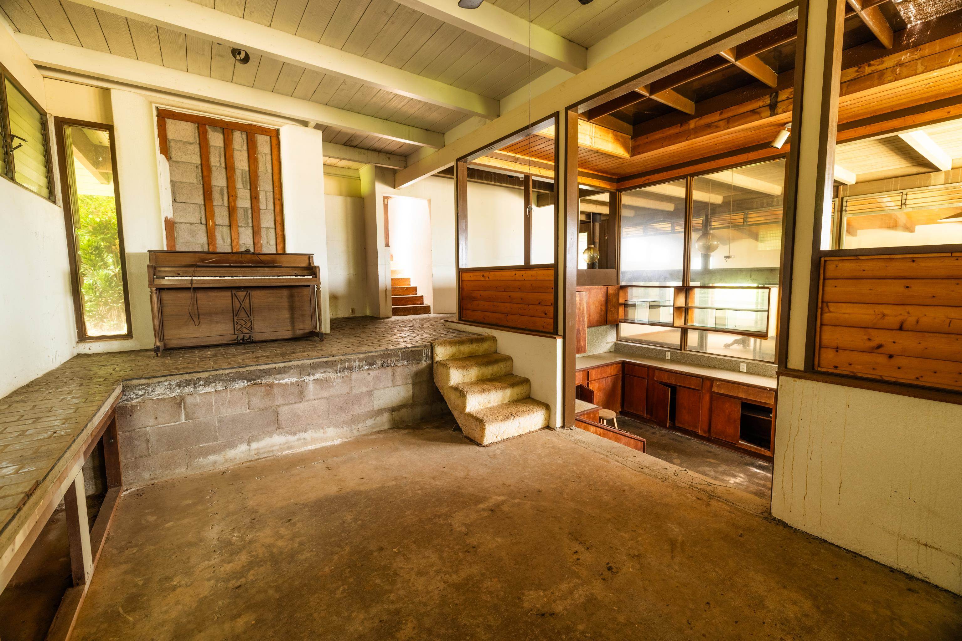 401 Palani Pl