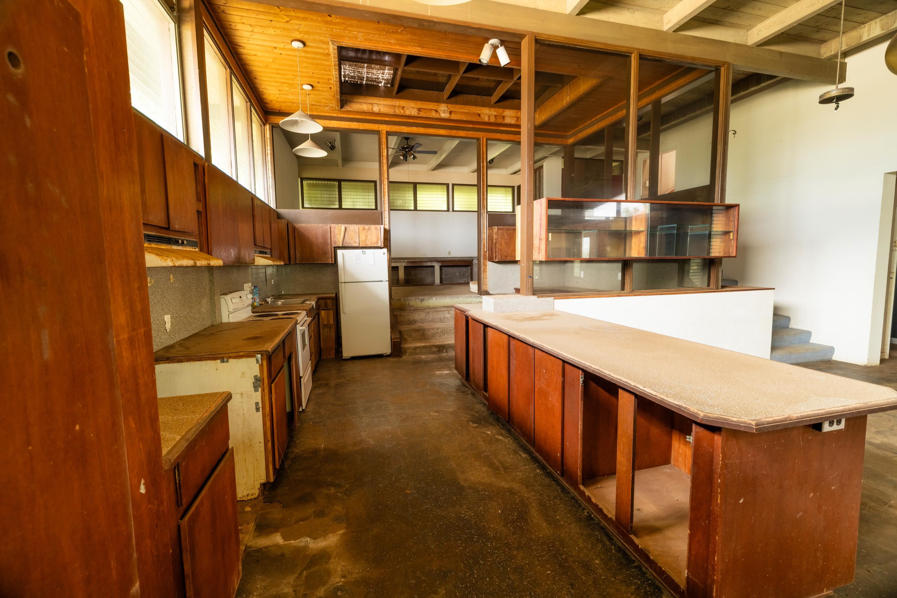 401 Palani Pl