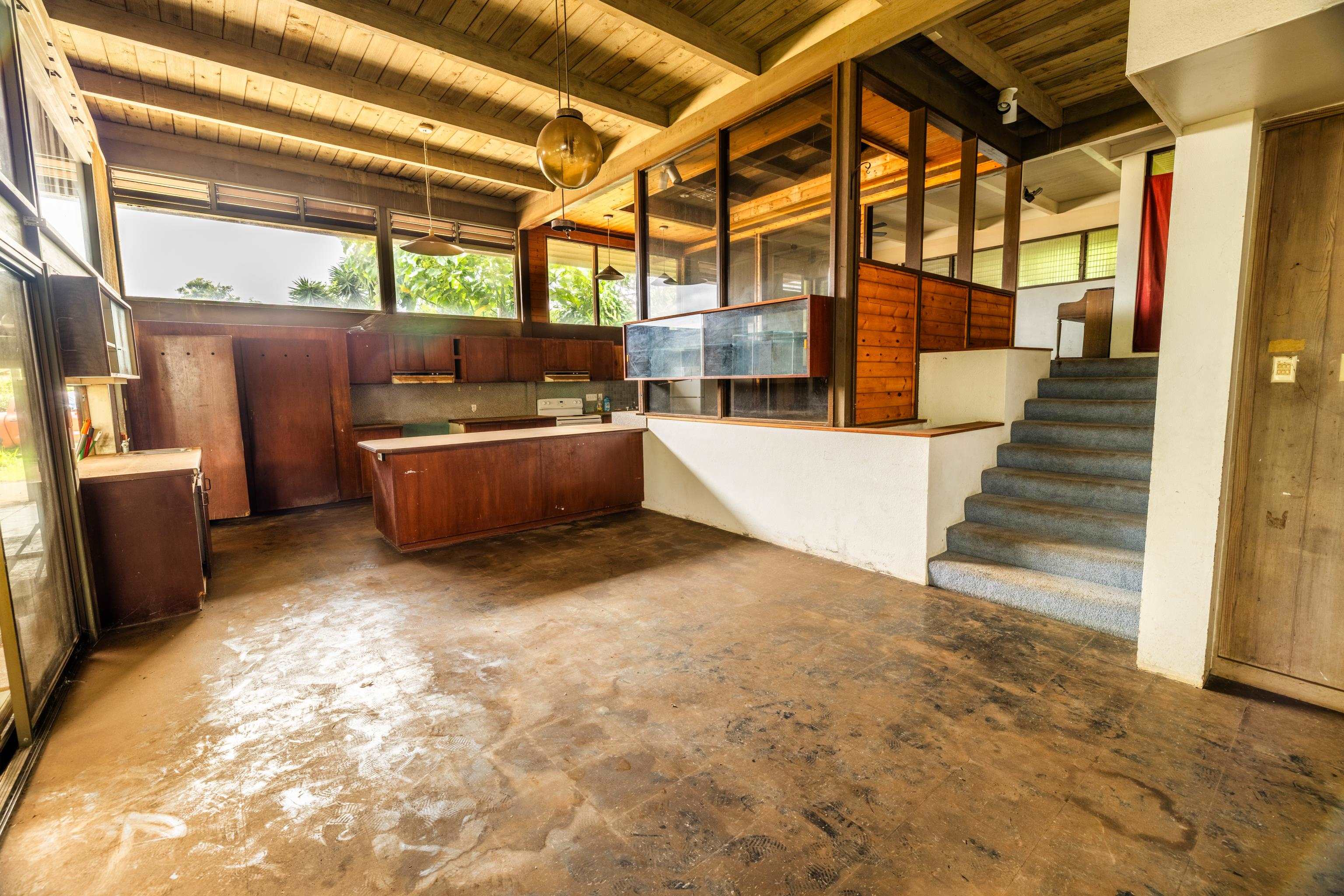 401 Palani Pl