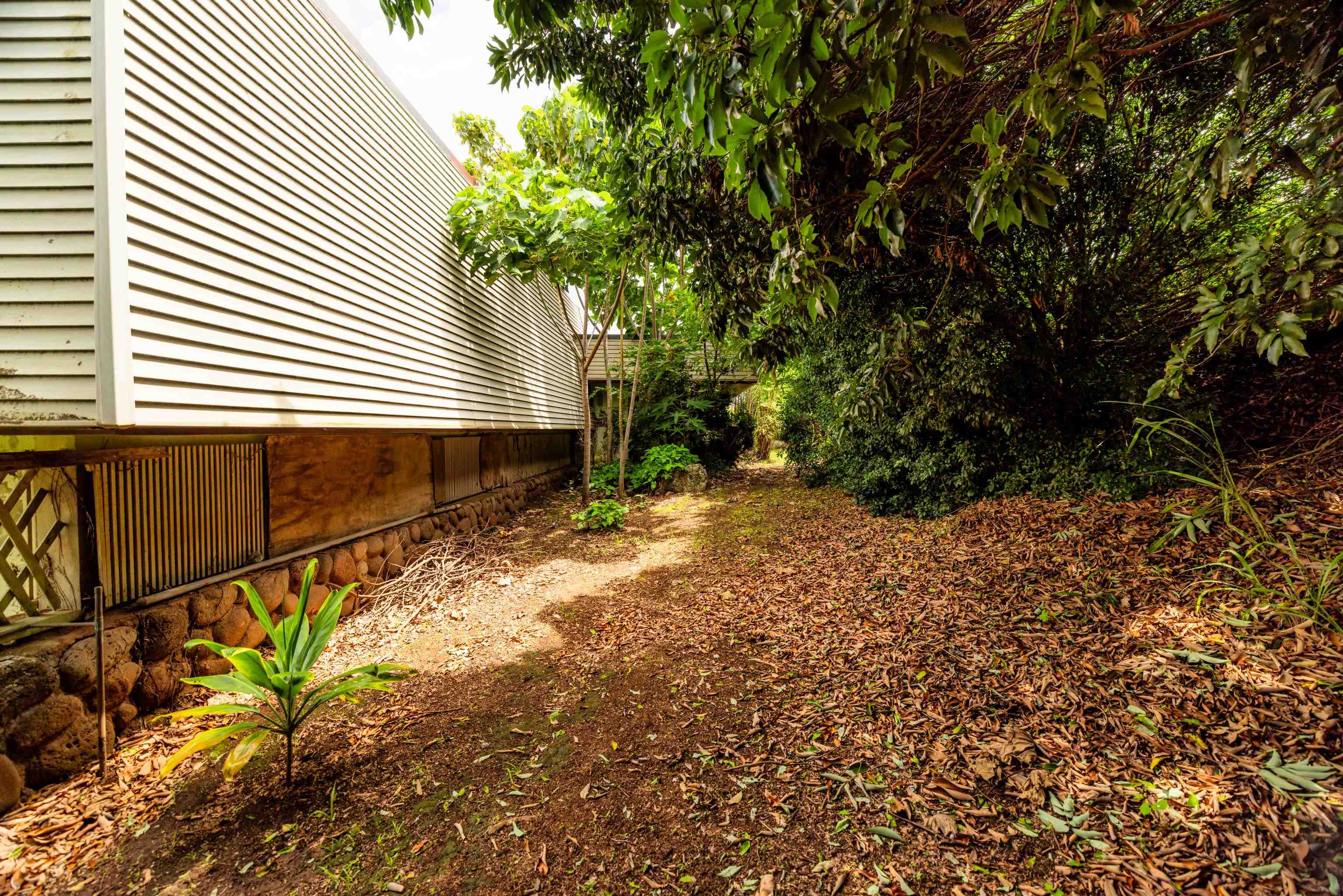 401 Palani Pl
