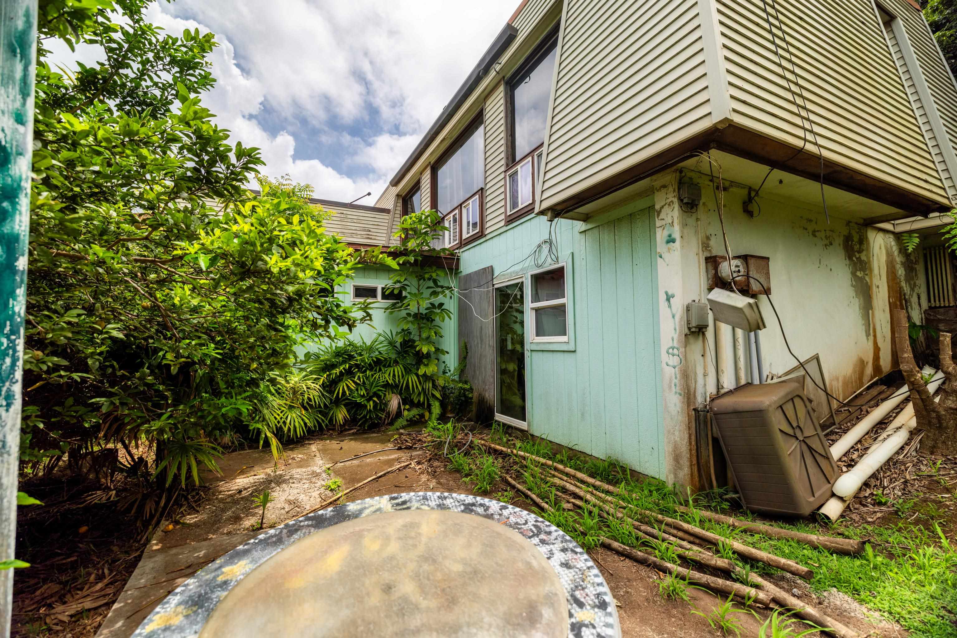 401 Palani Pl