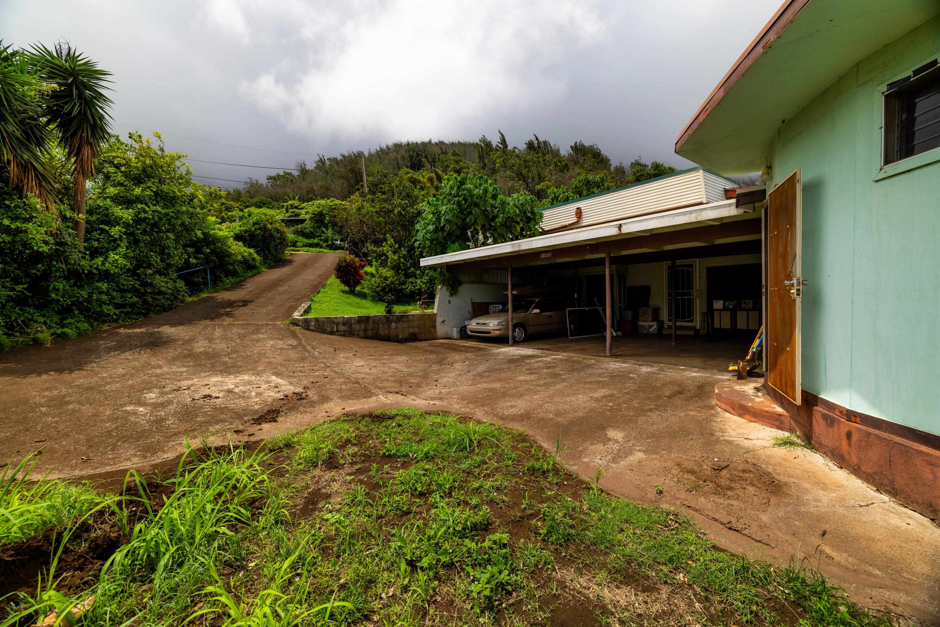 401 Palani Pl