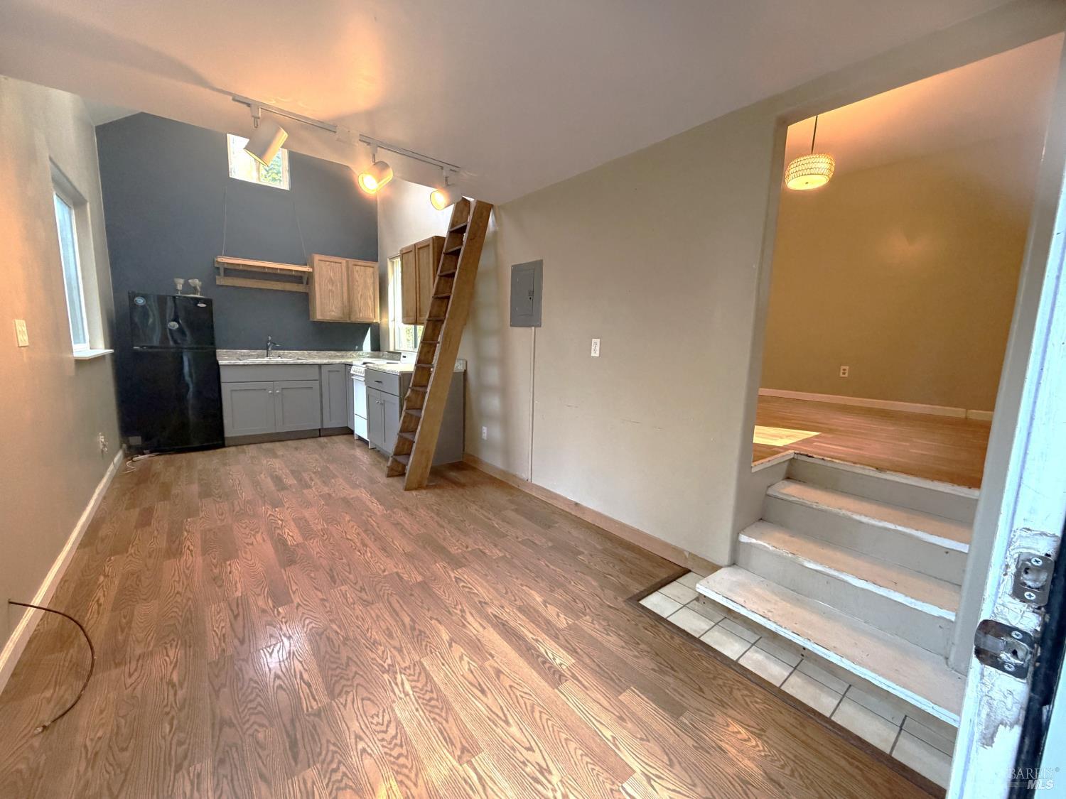 37 Grand View Avenue