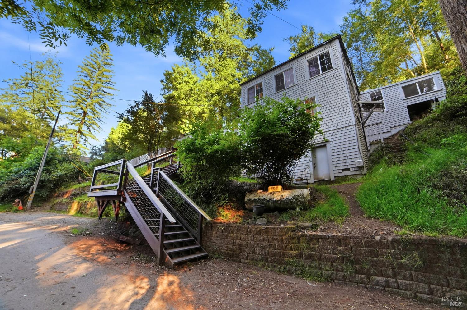 37 Grand View Avenue