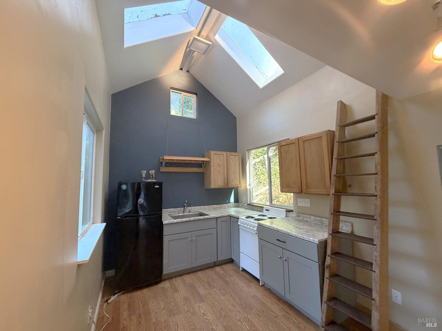 37 Grand View Avenue