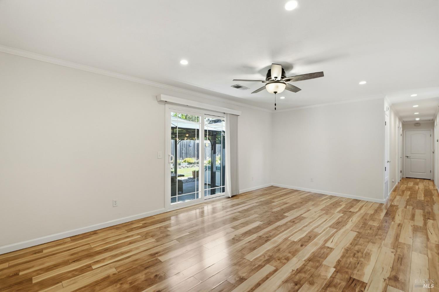 525 Albert Way