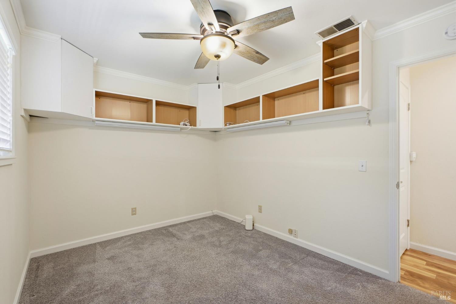 525 Albert Way