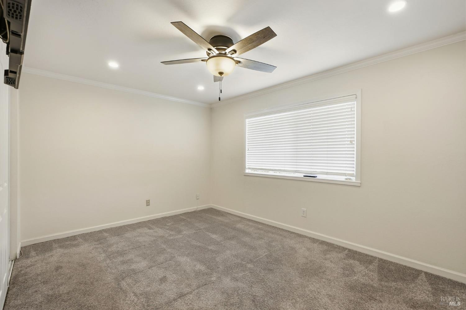 525 Albert Way