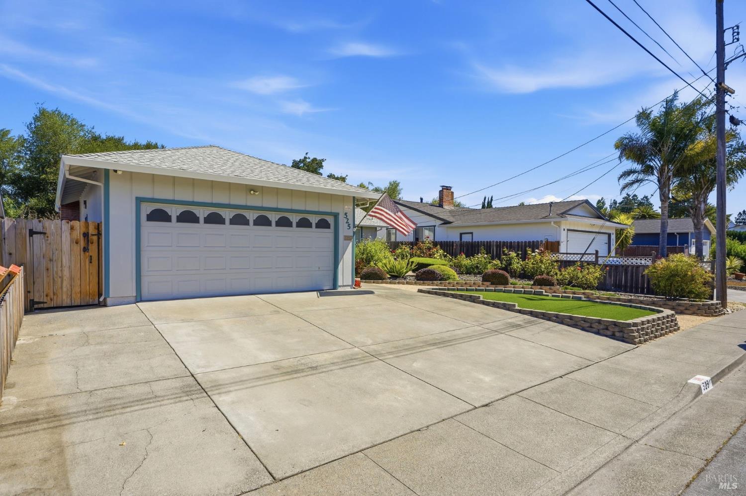 525 Albert Way