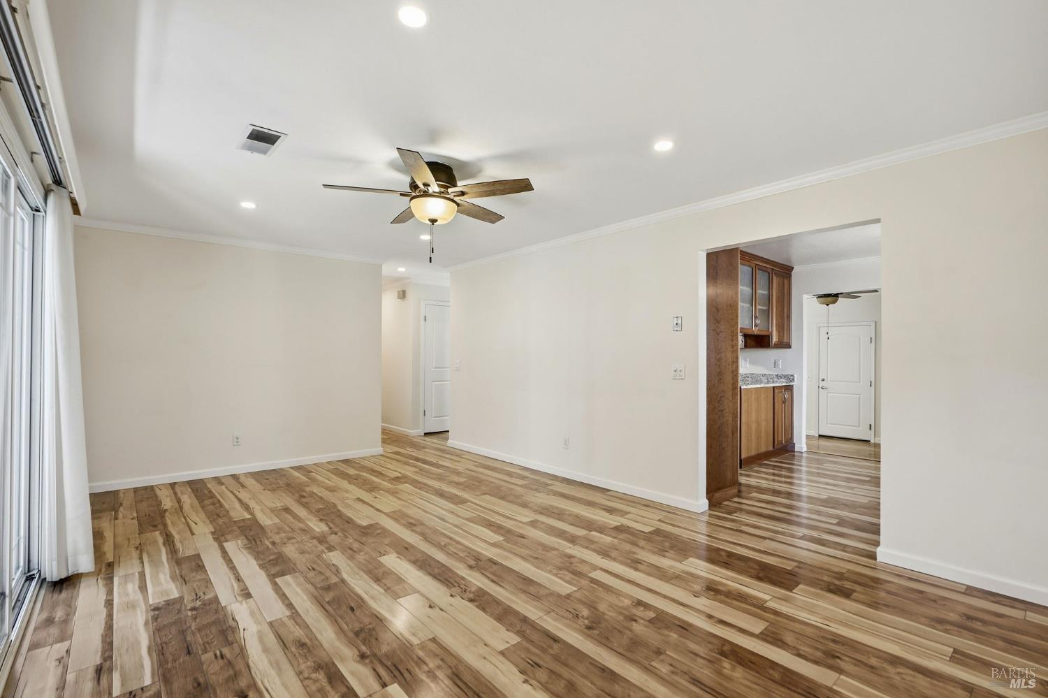 525 Albert Way