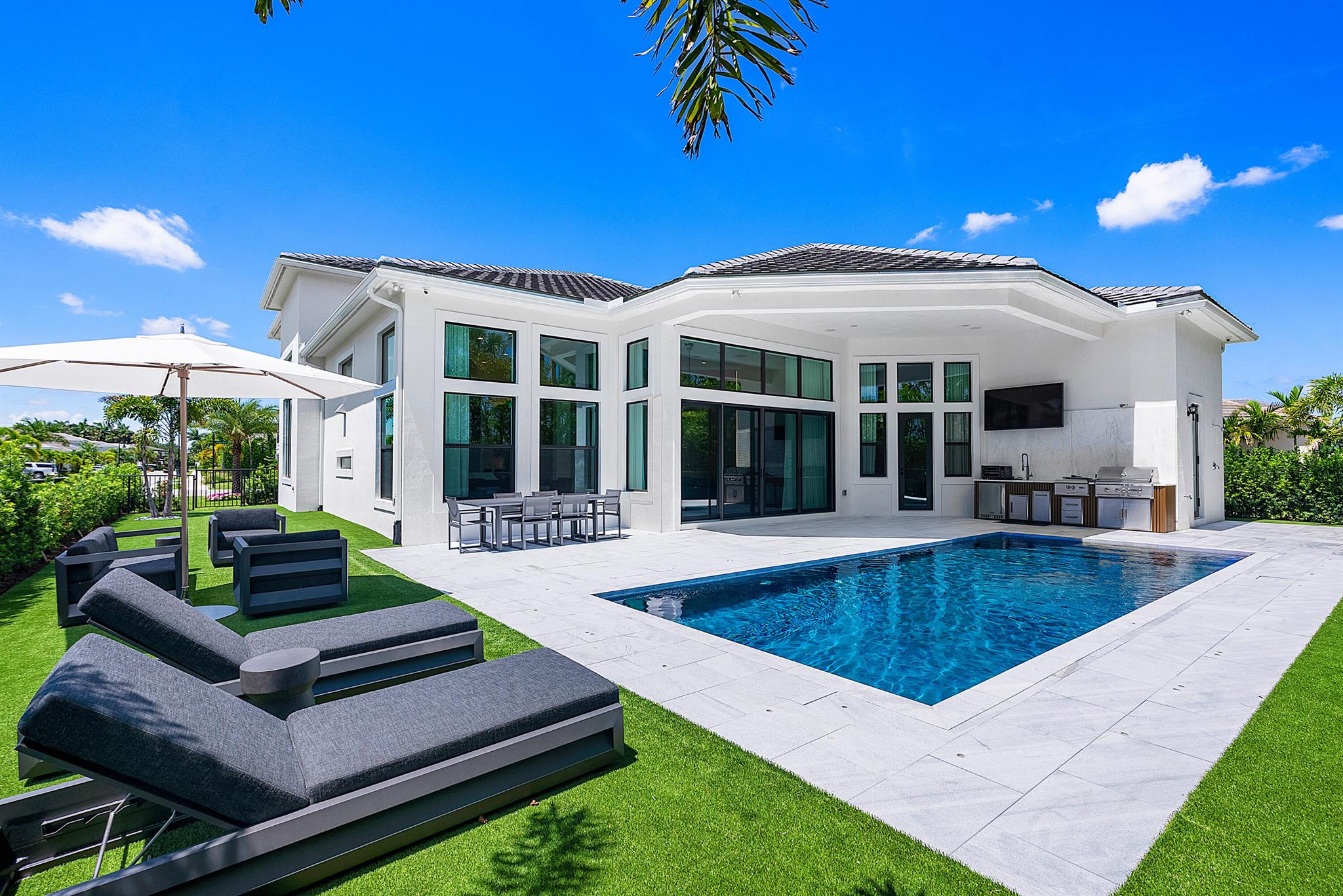 2780 NW 69th Street