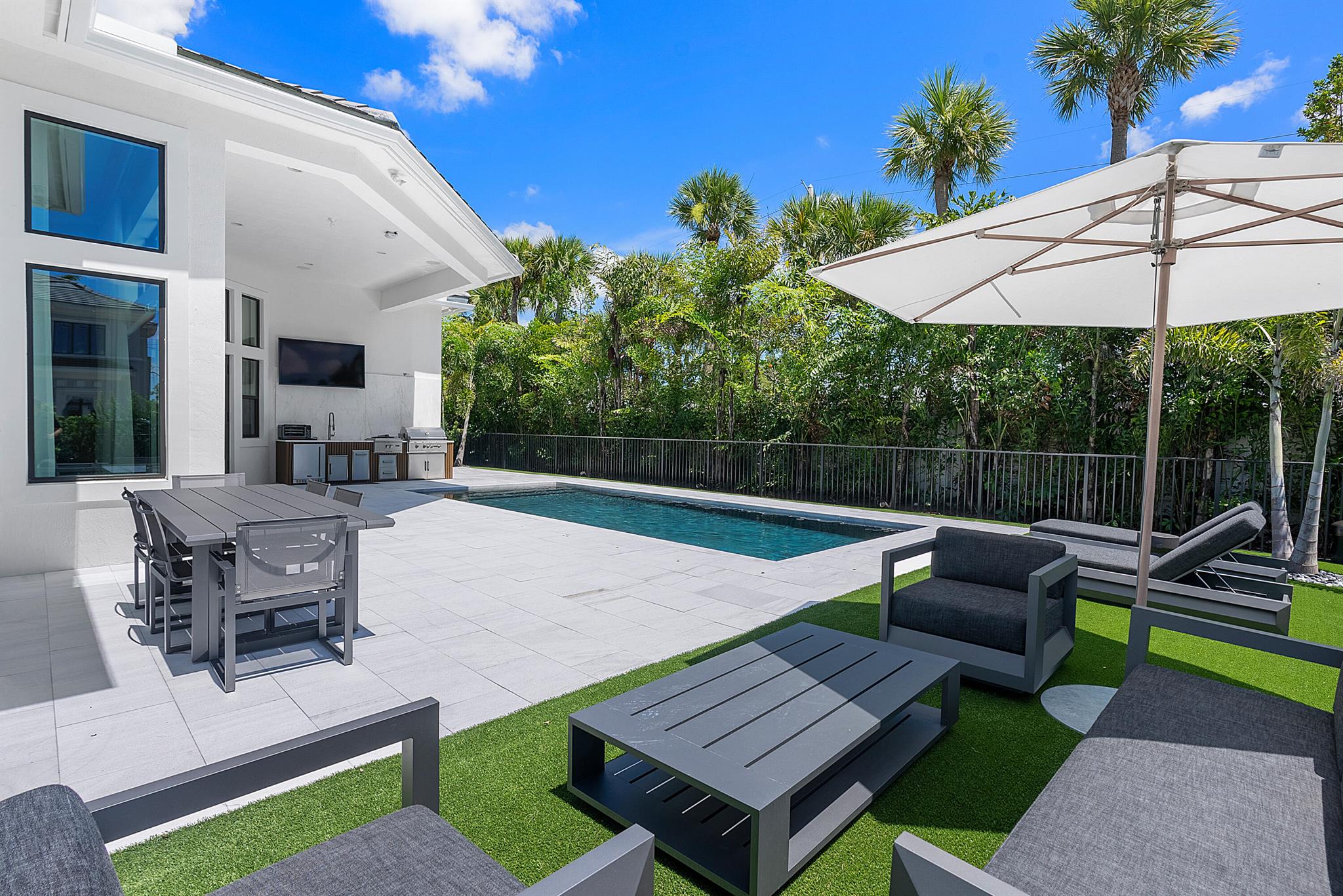 2780 NW 69th Street