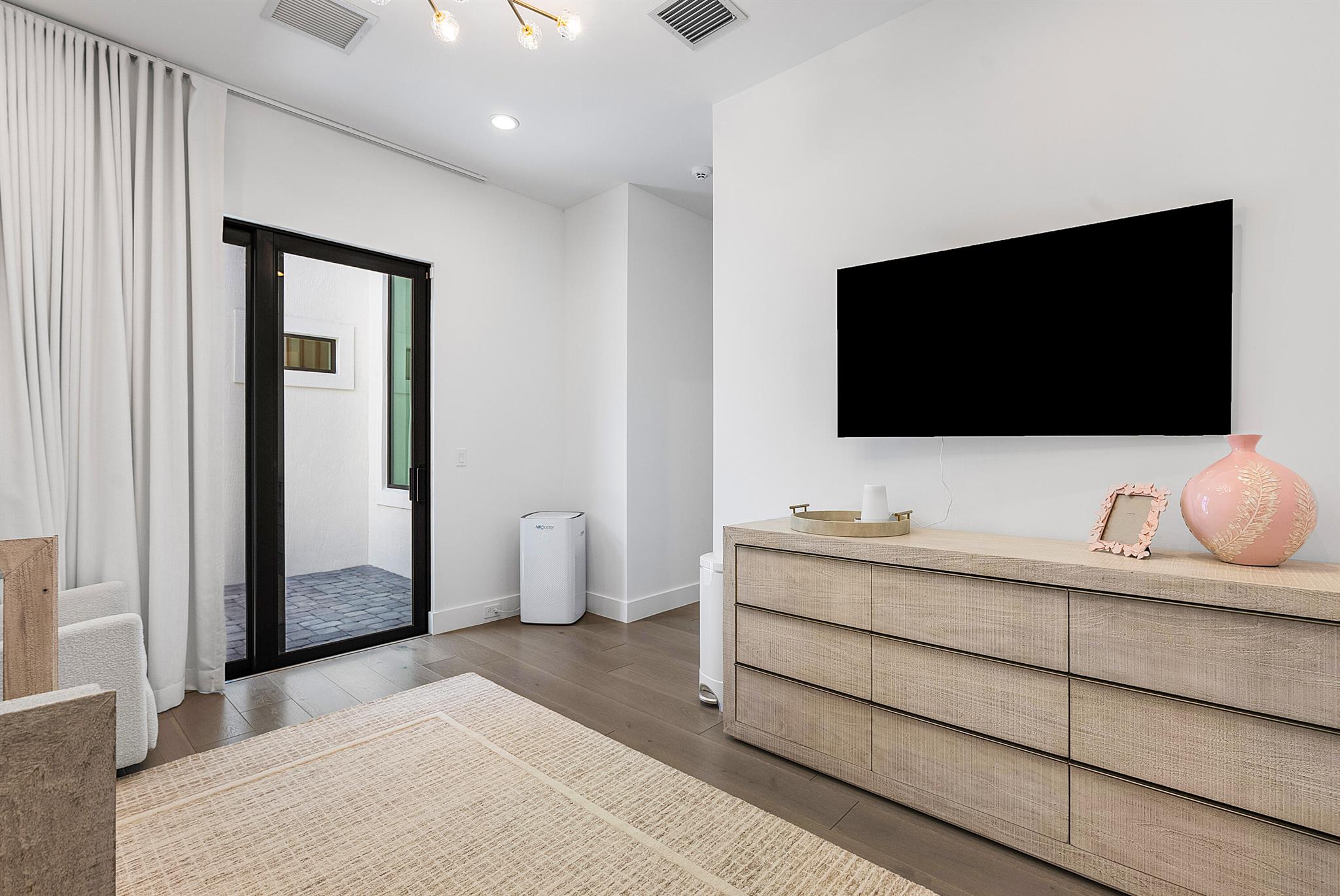 2780 NW 69th Street