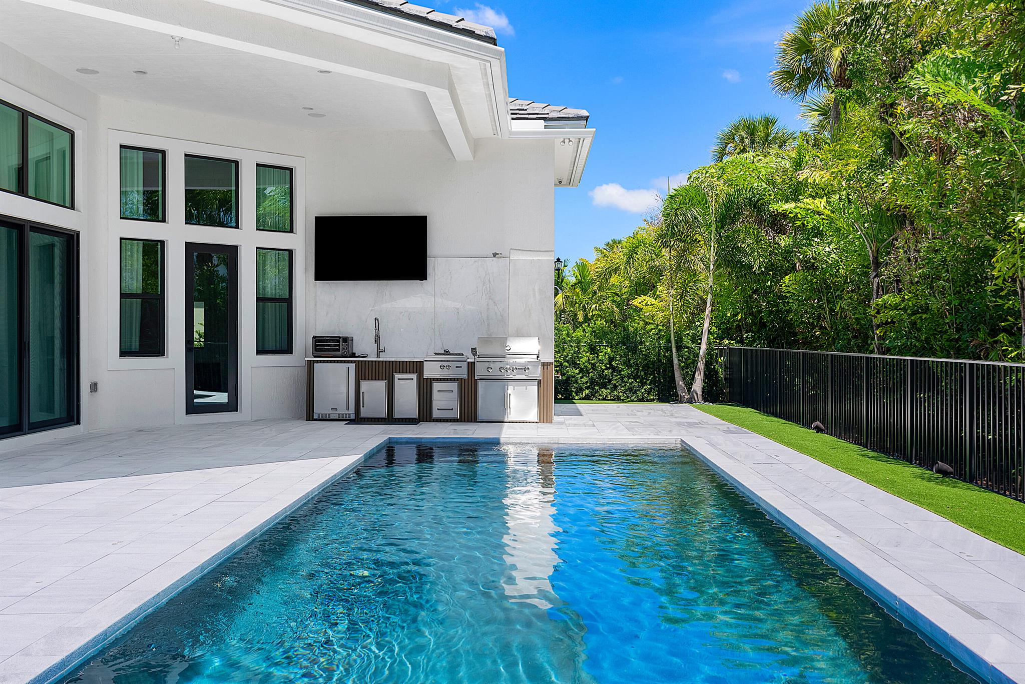 2780 NW 69th Street